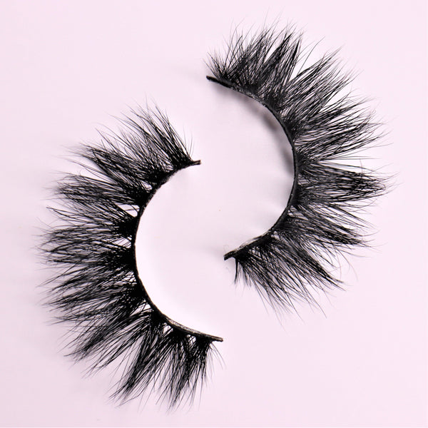 Over Achiever - False eyelashes - Lash Boom