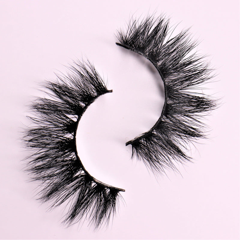 Over Achiever - False eyelashes - Lash Boom
